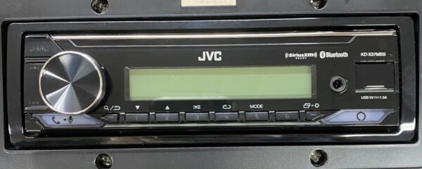 Bluetooth with 2-6.5" Kicker Speakers - 1KSK2